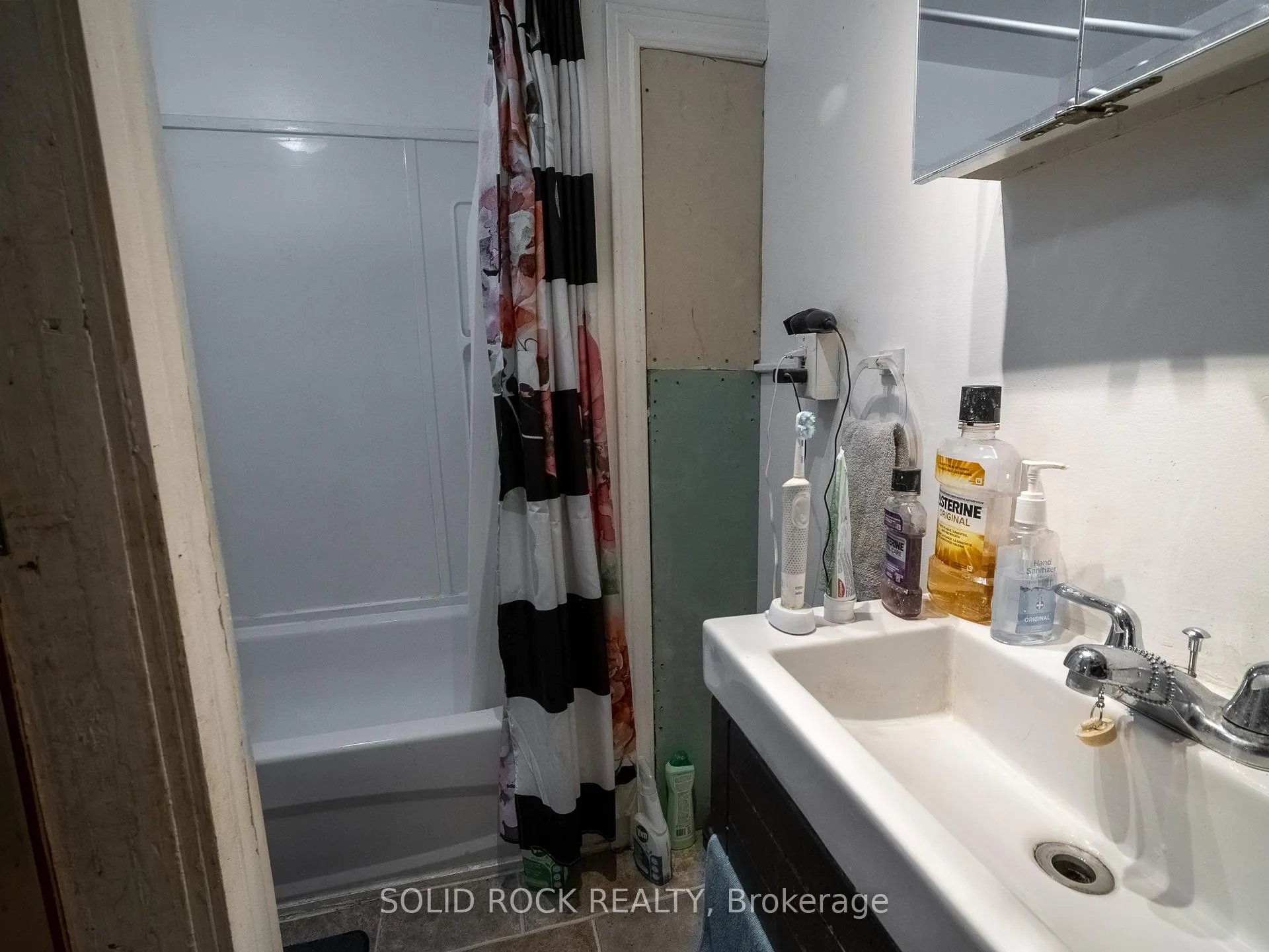 Photo 13 of 98 Elmsley Street N, Smiths Falls — HOMEH