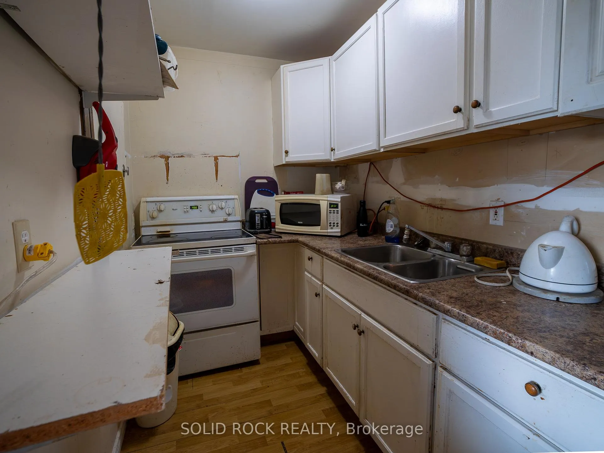 Photo 17 of 98 Elmsley Street N, Smiths Falls — HOMEH