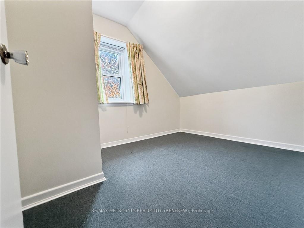 Photo 12 of 101 Queen Street S, Renfrew — HOMEH