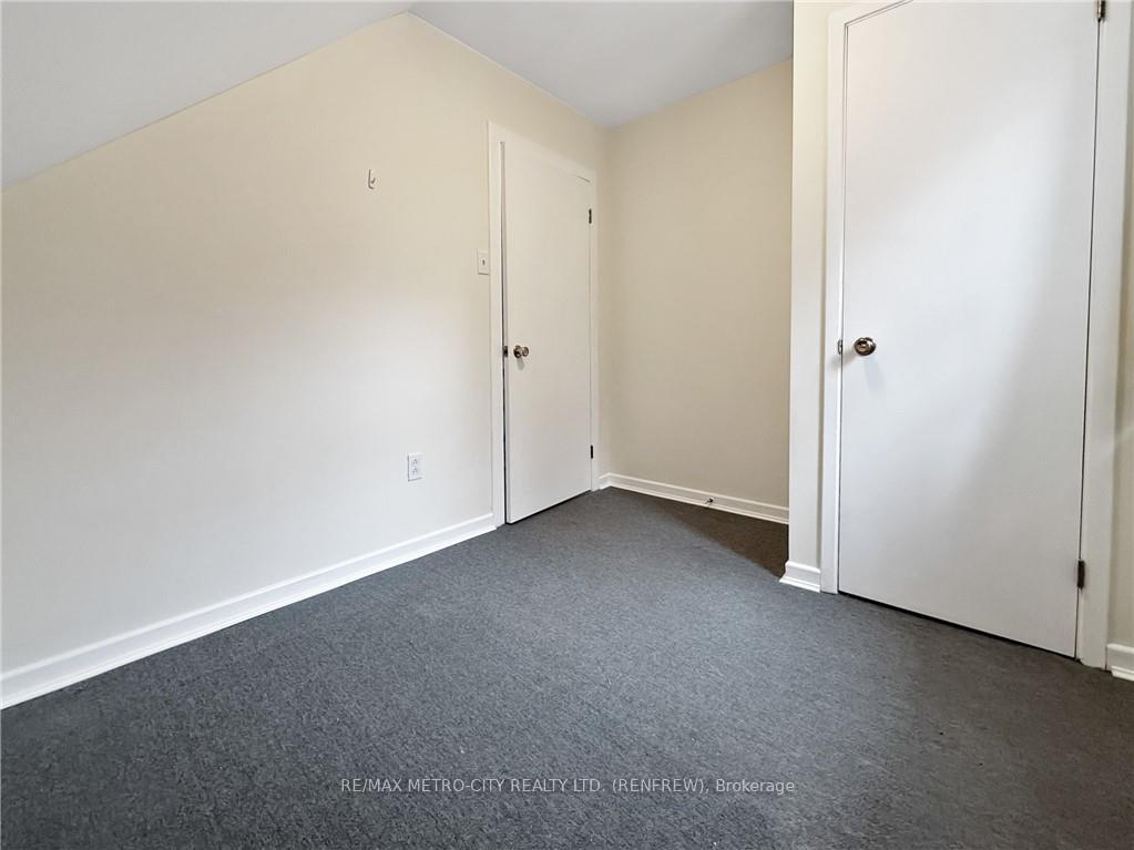 Photo 14 of 101 Queen Street S, Renfrew — HOMEH