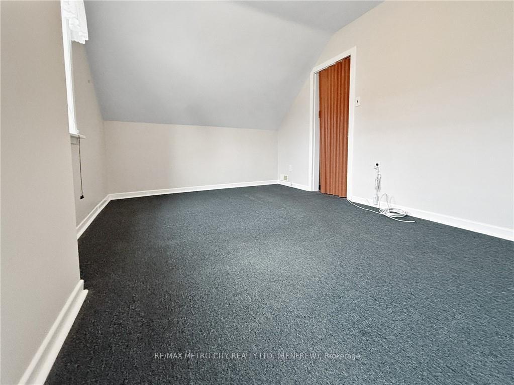 Photo 16 of 101 Queen Street S, Renfrew — HOMEH