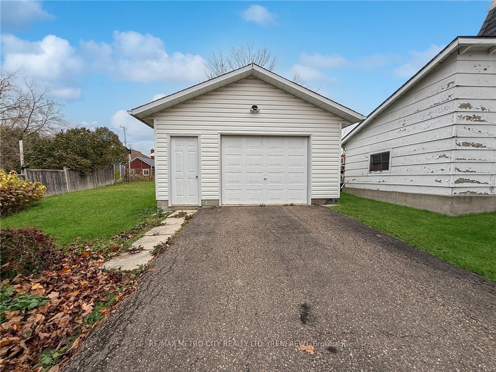 Photo 27 of 101 Queen Street S, Renfrew — HOMEH