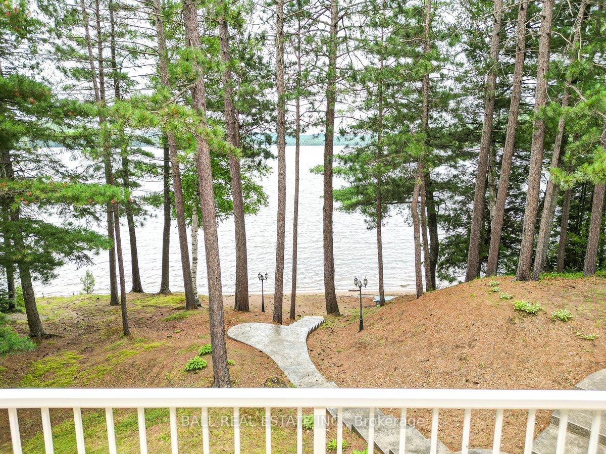 Photo 2 of 1586 North McKenzie Lake Road, South Algonquin — HOMEH