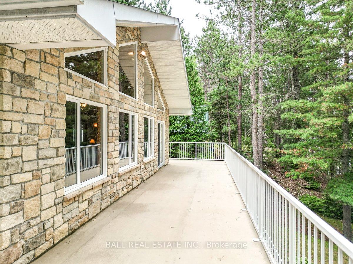 Photo 3 of 1586 North McKenzie Lake Road, South Algonquin — HOMEH