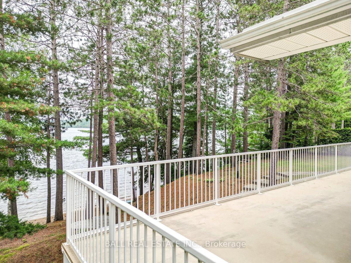 Photo 4 of 1586 North McKenzie Lake Road, South Algonquin — HOMEH