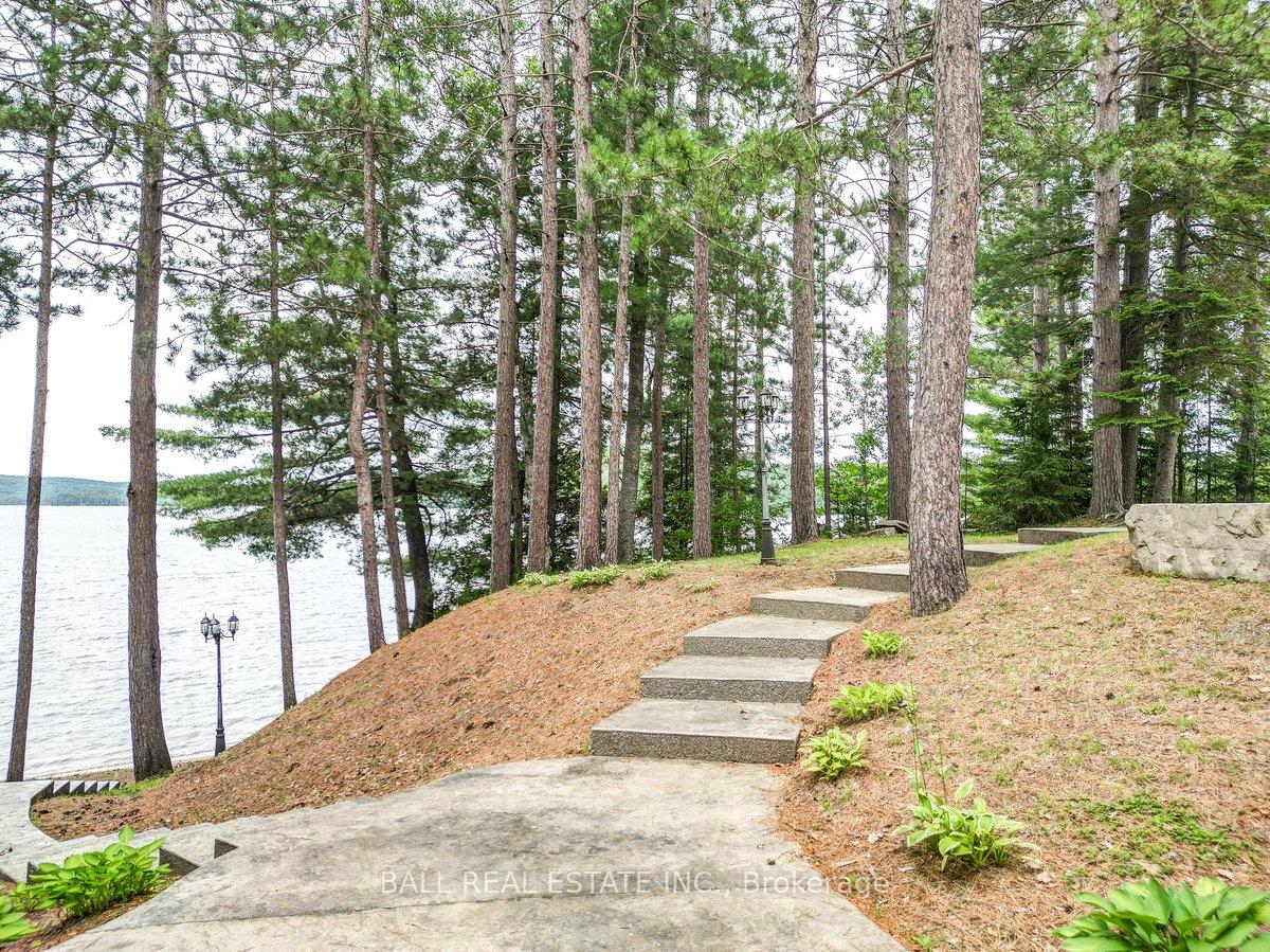 Photo 7 of 1586 North McKenzie Lake Road, South Algonquin — HOMEH