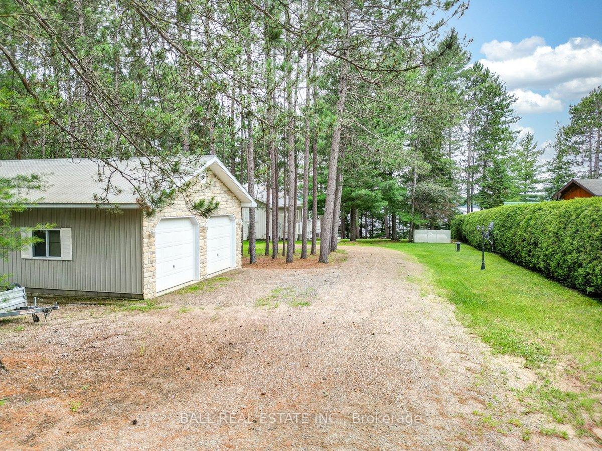 Photo 16 of 1586 North McKenzie Lake Road, South Algonquin — HOMEH