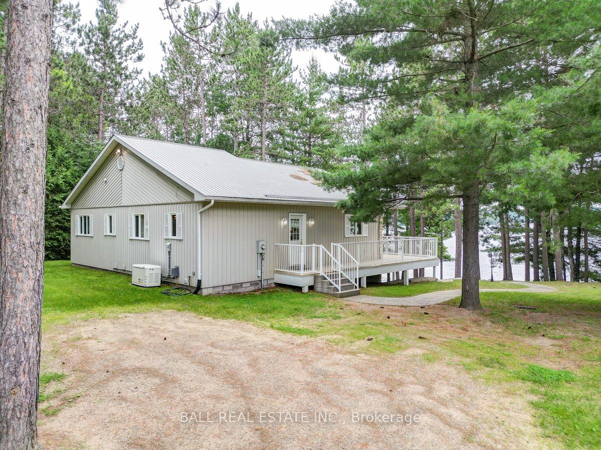Photo 17 of 1586 North McKenzie Lake Road, South Algonquin — HOMEH