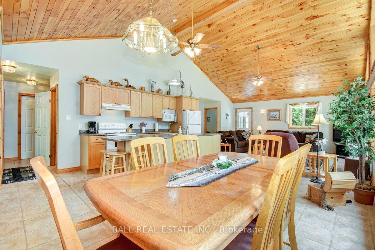 Photo 26 of 1586 North McKenzie Lake Road, South Algonquin — HOMEH