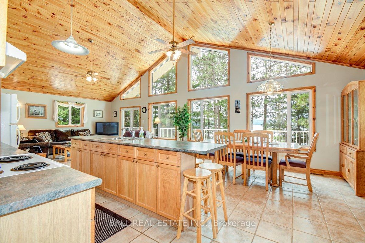 Photo 27 of 1586 North McKenzie Lake Road, South Algonquin — HOMEH