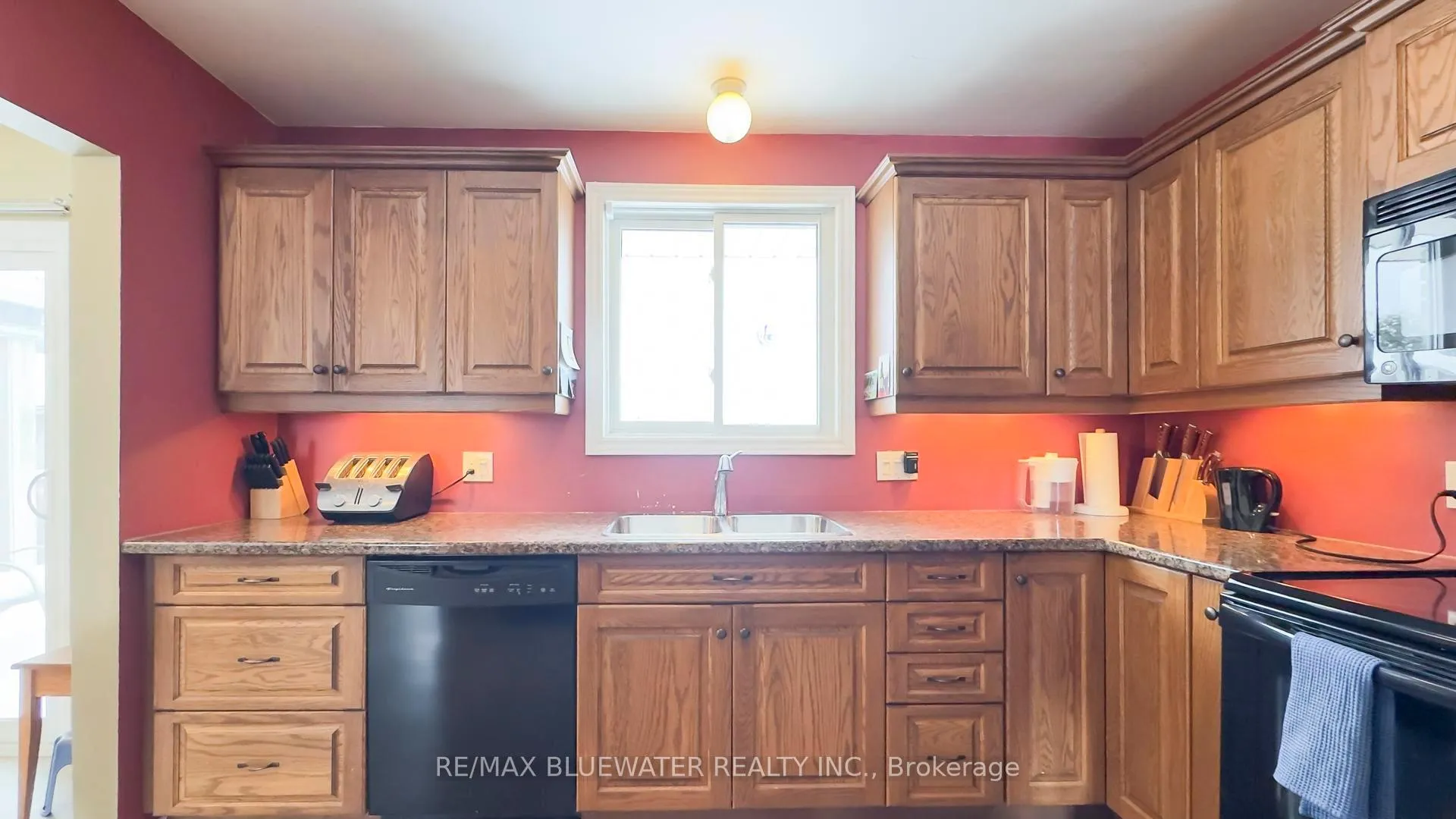 Photo 3 of 40204 Huron Street E, South Huron, Exeter — HOMEH