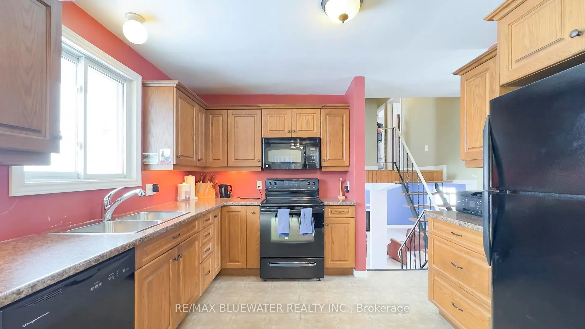 Photo 4 of 40204 Huron Street E, South Huron, Exeter — HOMEH