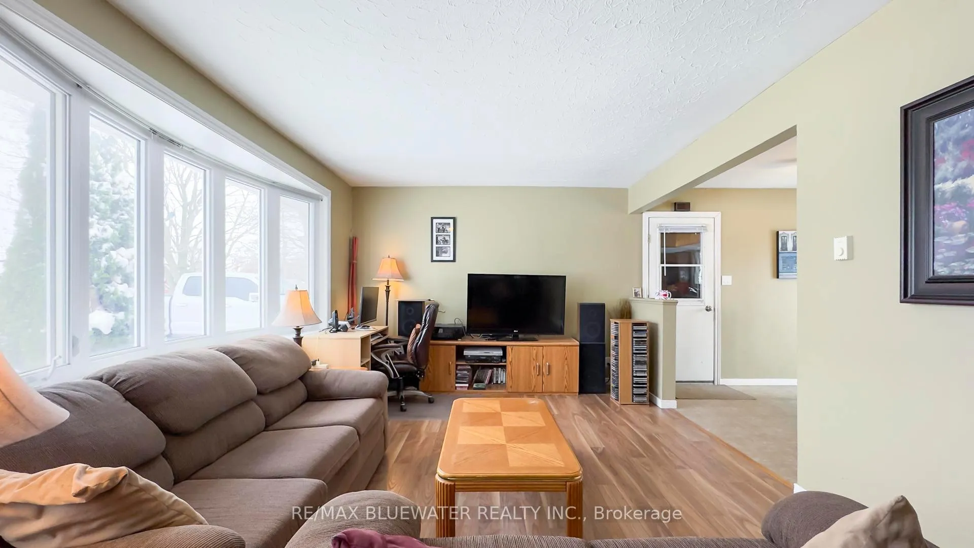 Photo 8 of 40204 Huron Street E, South Huron, Exeter — HOMEH
