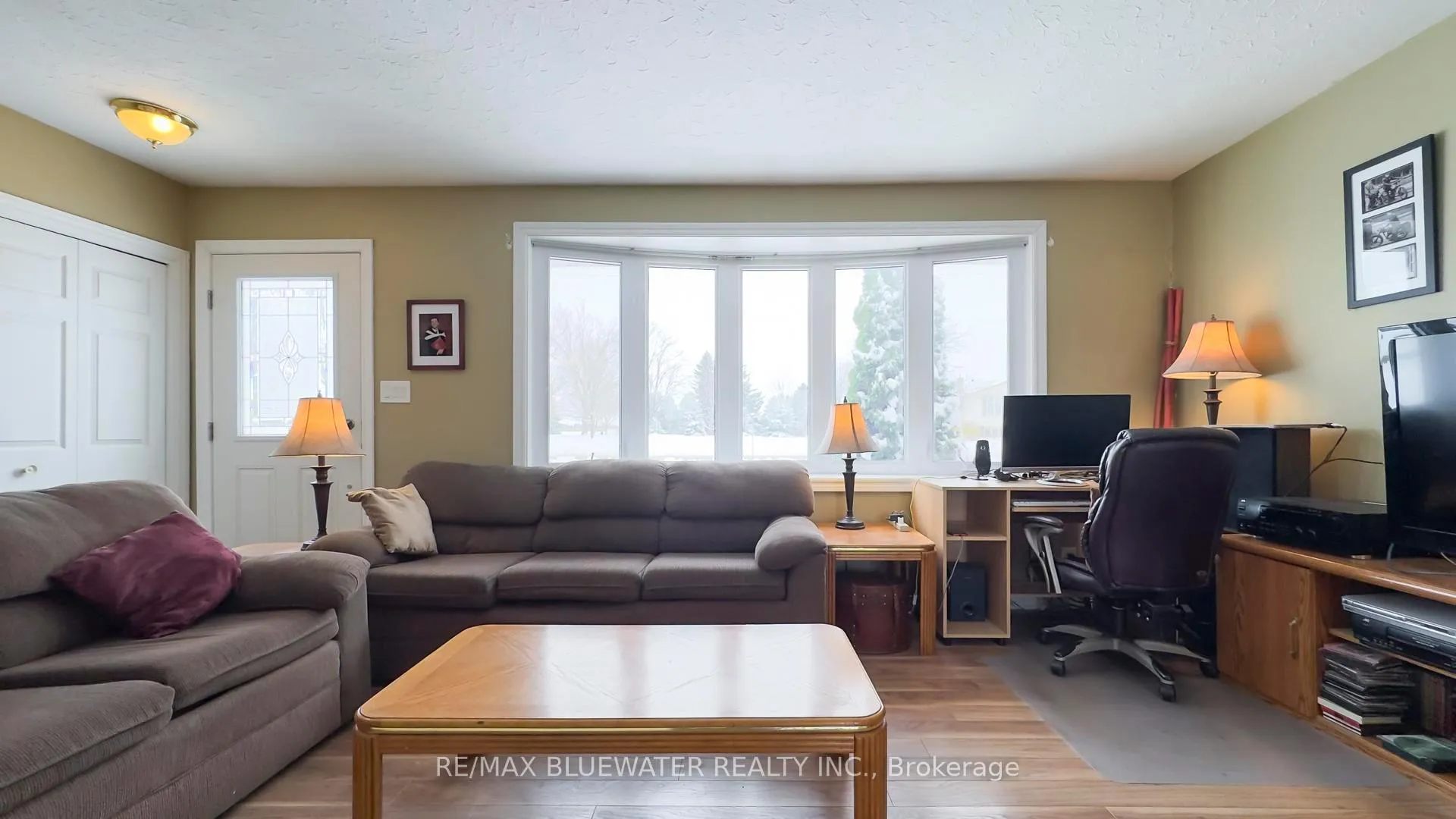 Photo 9 of 40204 Huron Street E, South Huron, Exeter — HOMEH