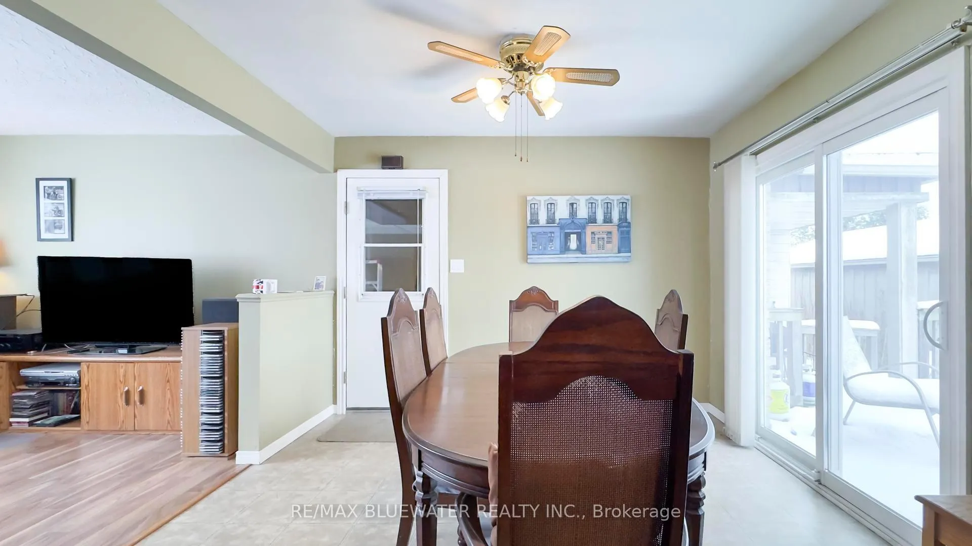 Photo 11 of 40204 Huron Street E, South Huron, Exeter — HOMEH