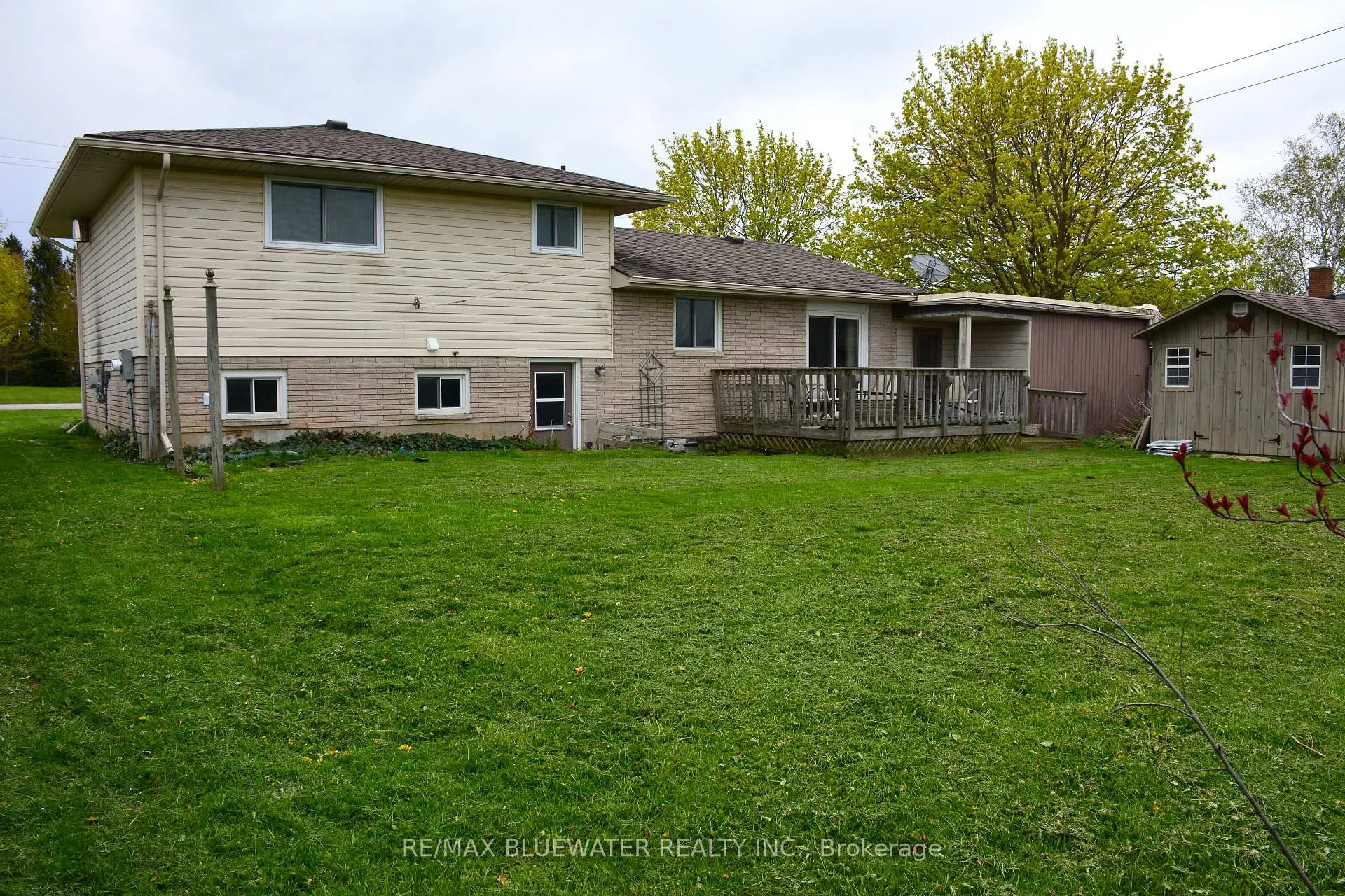 Photo 25 of 40204 Huron Street E, South Huron, Exeter — HOMEH