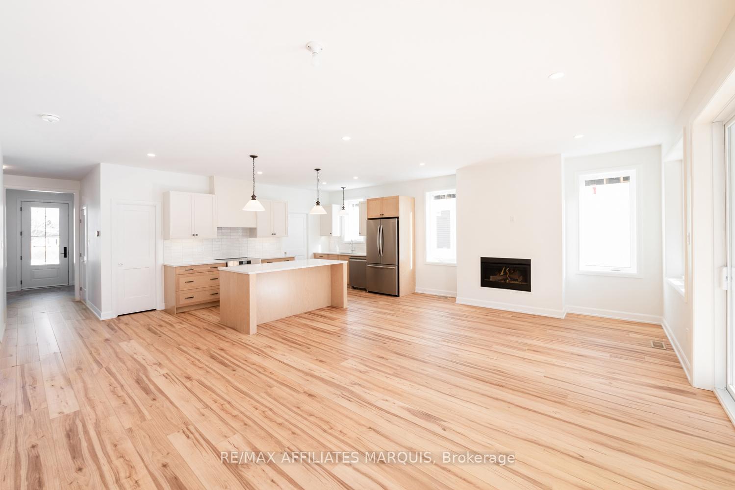 Photo 15 of 93 Rabb Street, Smiths Falls — HOMEH