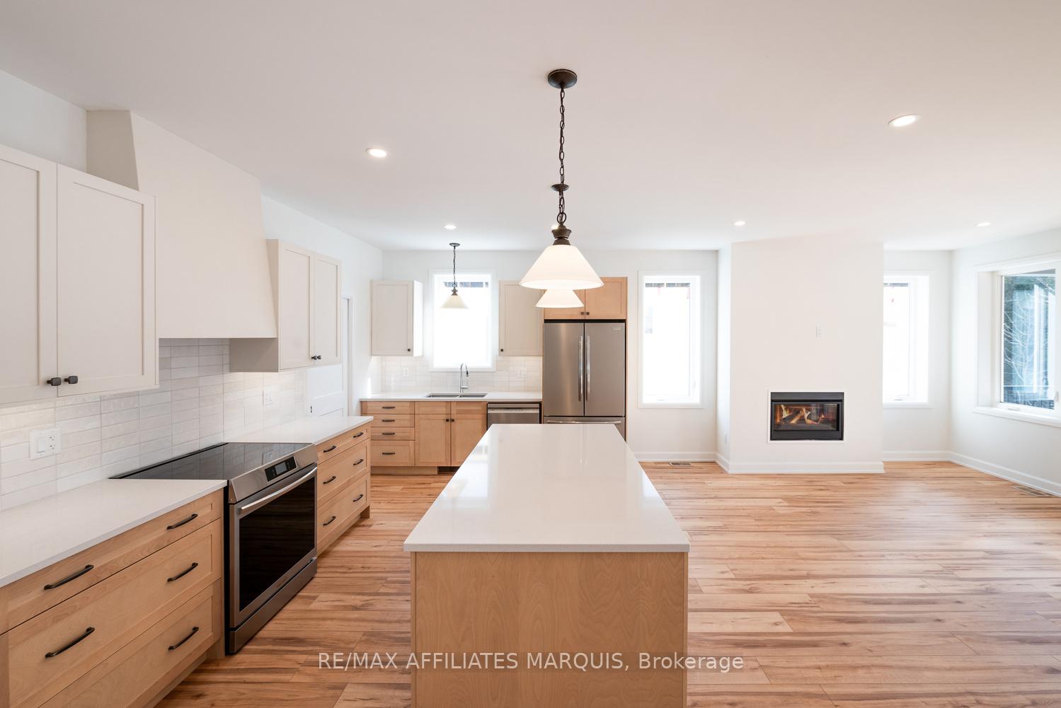 Photo 16 of 93 Rabb Street, Smiths Falls — HOMEH