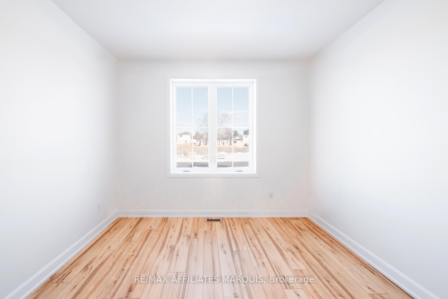 Photo 33 of 93 Rabb Street, Smiths Falls — HOMEH