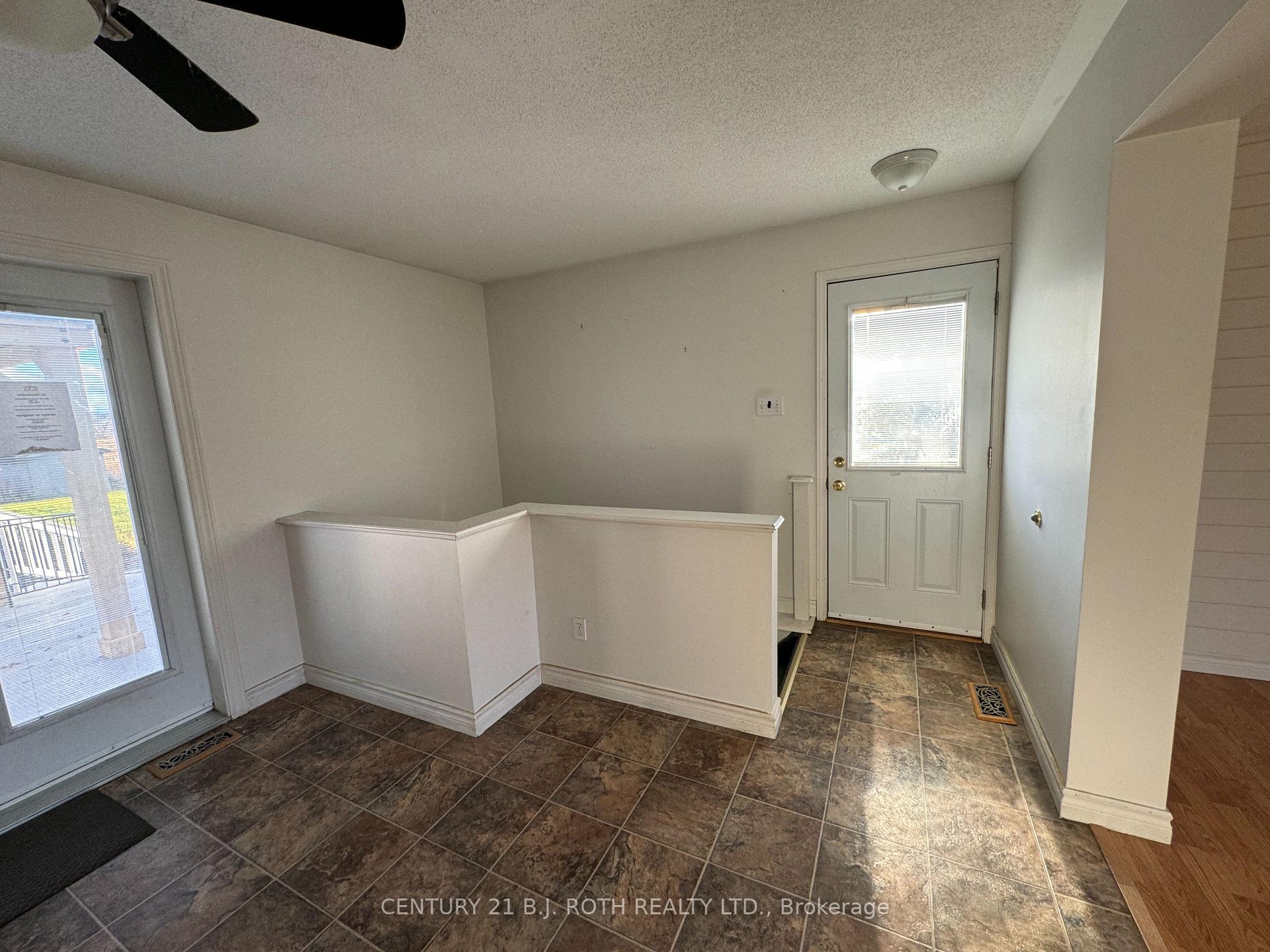 Photo 5 of 72 Leslie Avenue, Renfrew — HOMEH