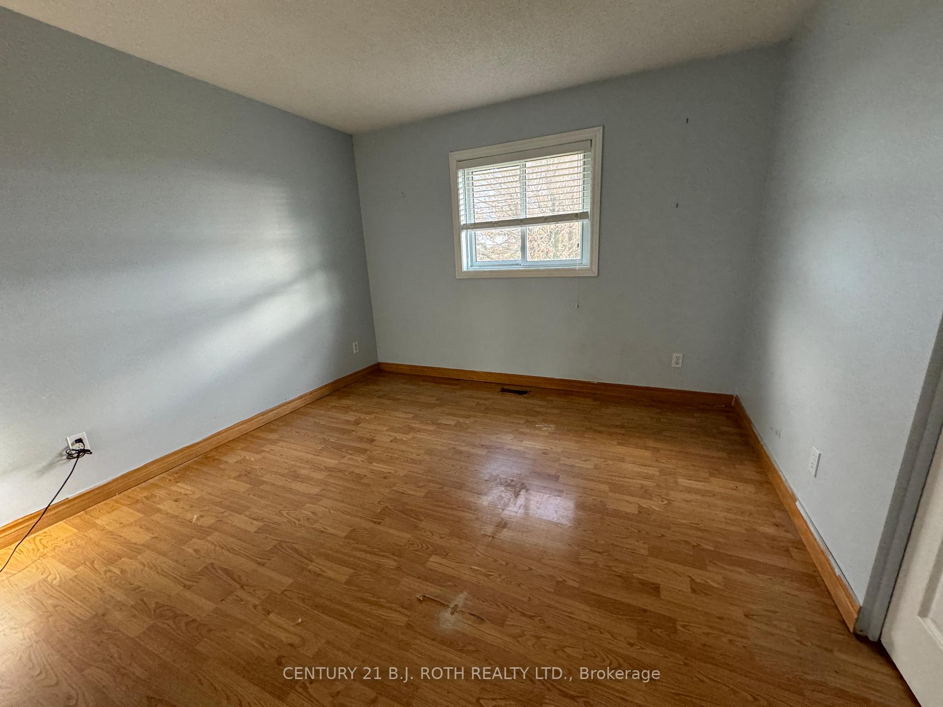 Photo 12 of 72 Leslie Avenue, Renfrew — HOMEH