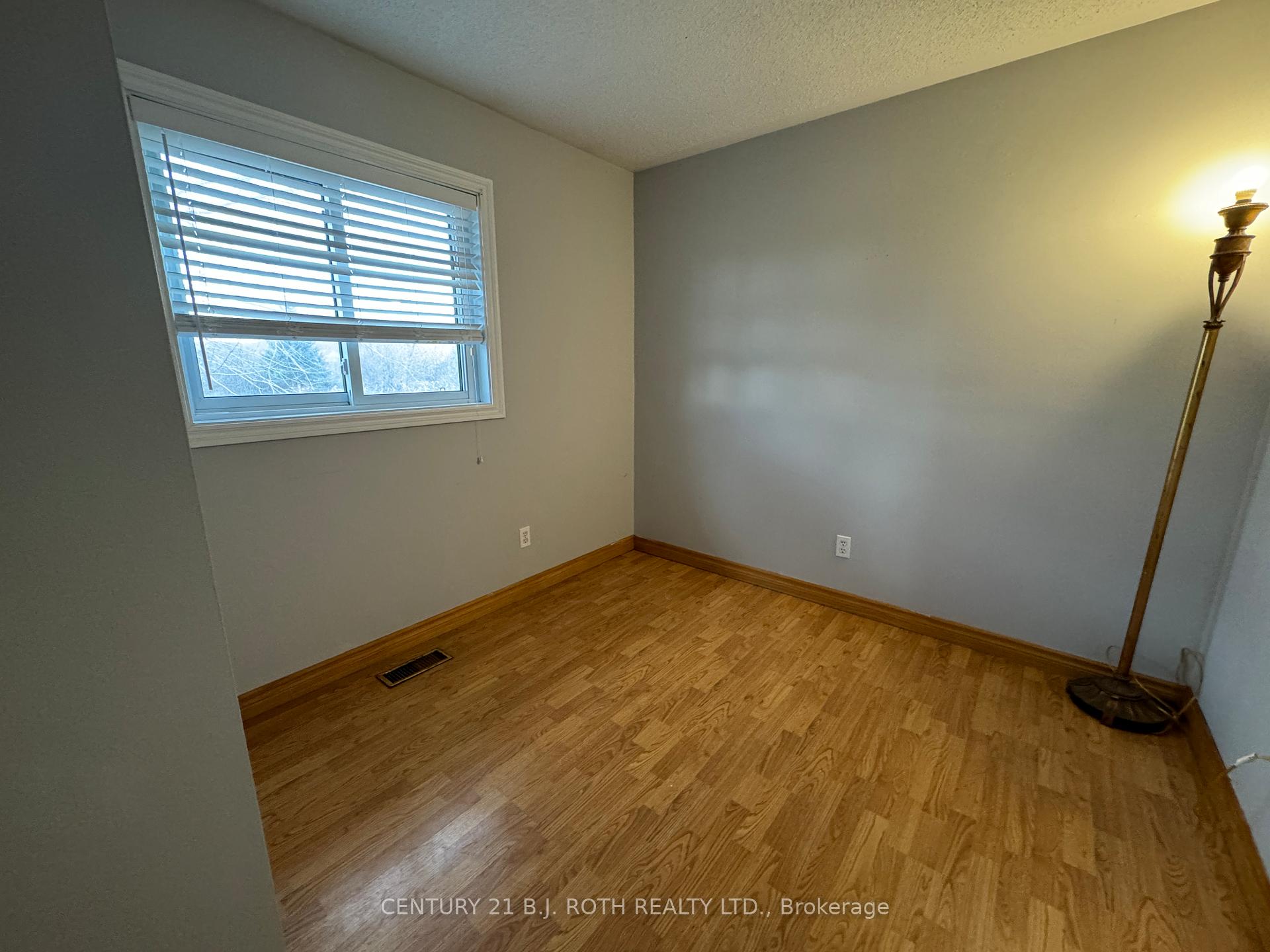 Photo 14 of 72 Leslie Avenue, Renfrew — HOMEH
