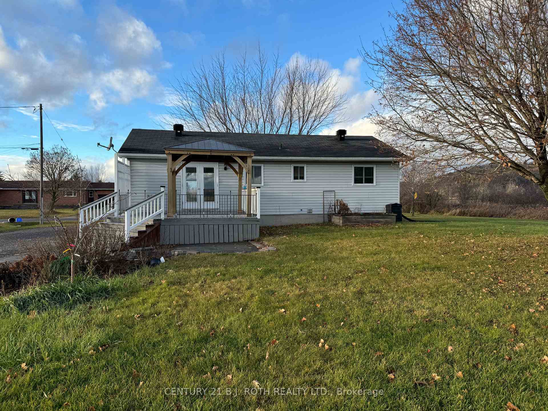 Photo 18 of 72 Leslie Avenue, Renfrew — HOMEH