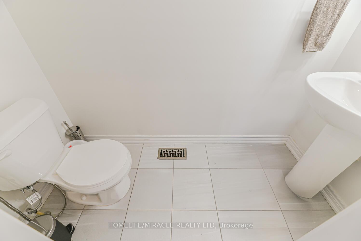 Photo 24 of 443 Henderson Way, Shelburne — HOMEH