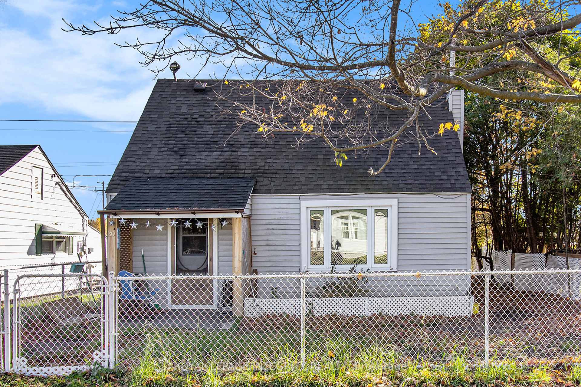 Photo 1 of 30 Churchill Crescent, Smiths Falls — HOMEH