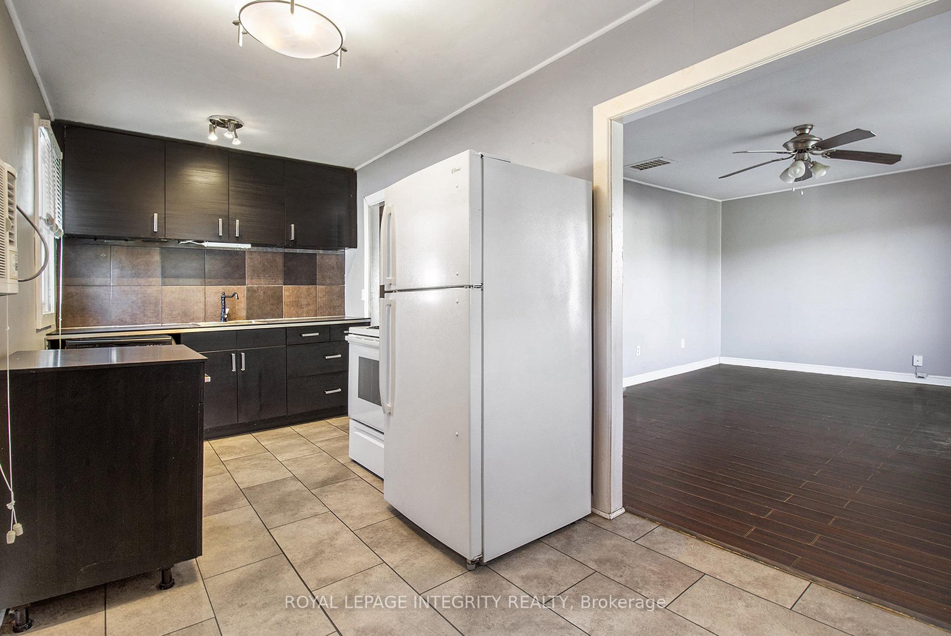 Photo 5 of 30 Churchill Crescent, Smiths Falls — HOMEH