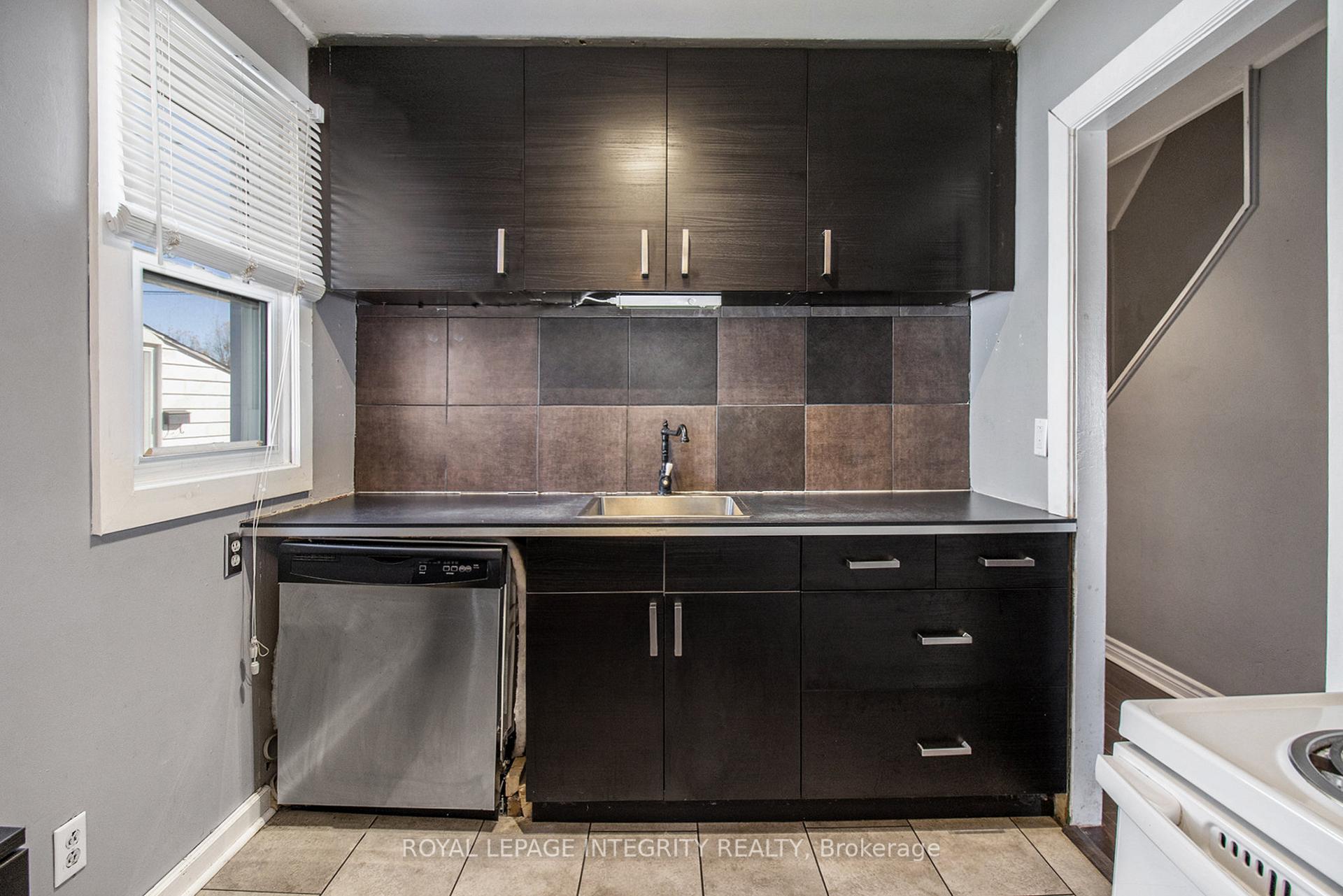 Photo 6 of 30 Churchill Crescent, Smiths Falls — HOMEH