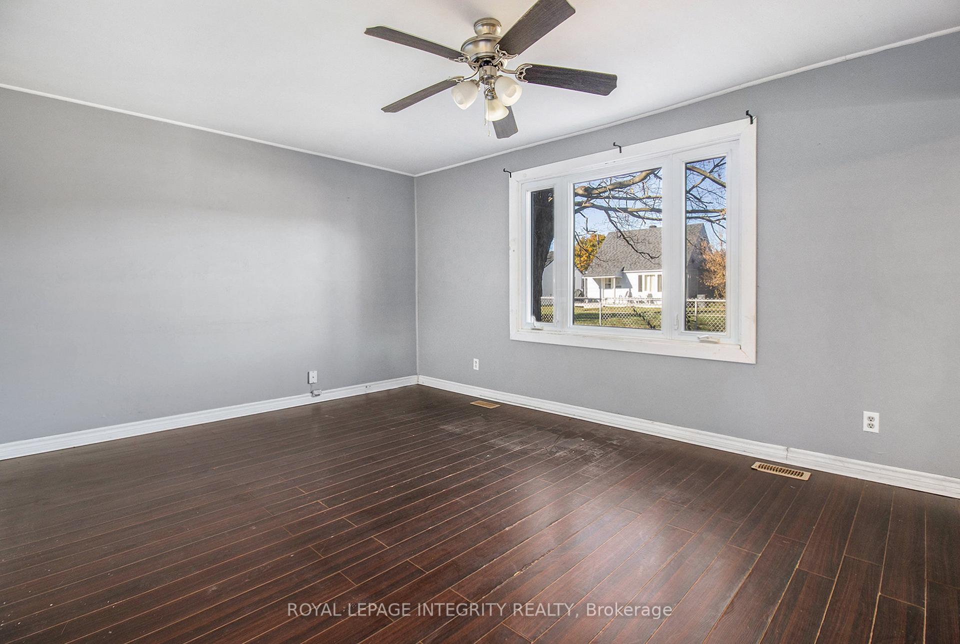 Photo 8 of 30 Churchill Crescent, Smiths Falls — HOMEH