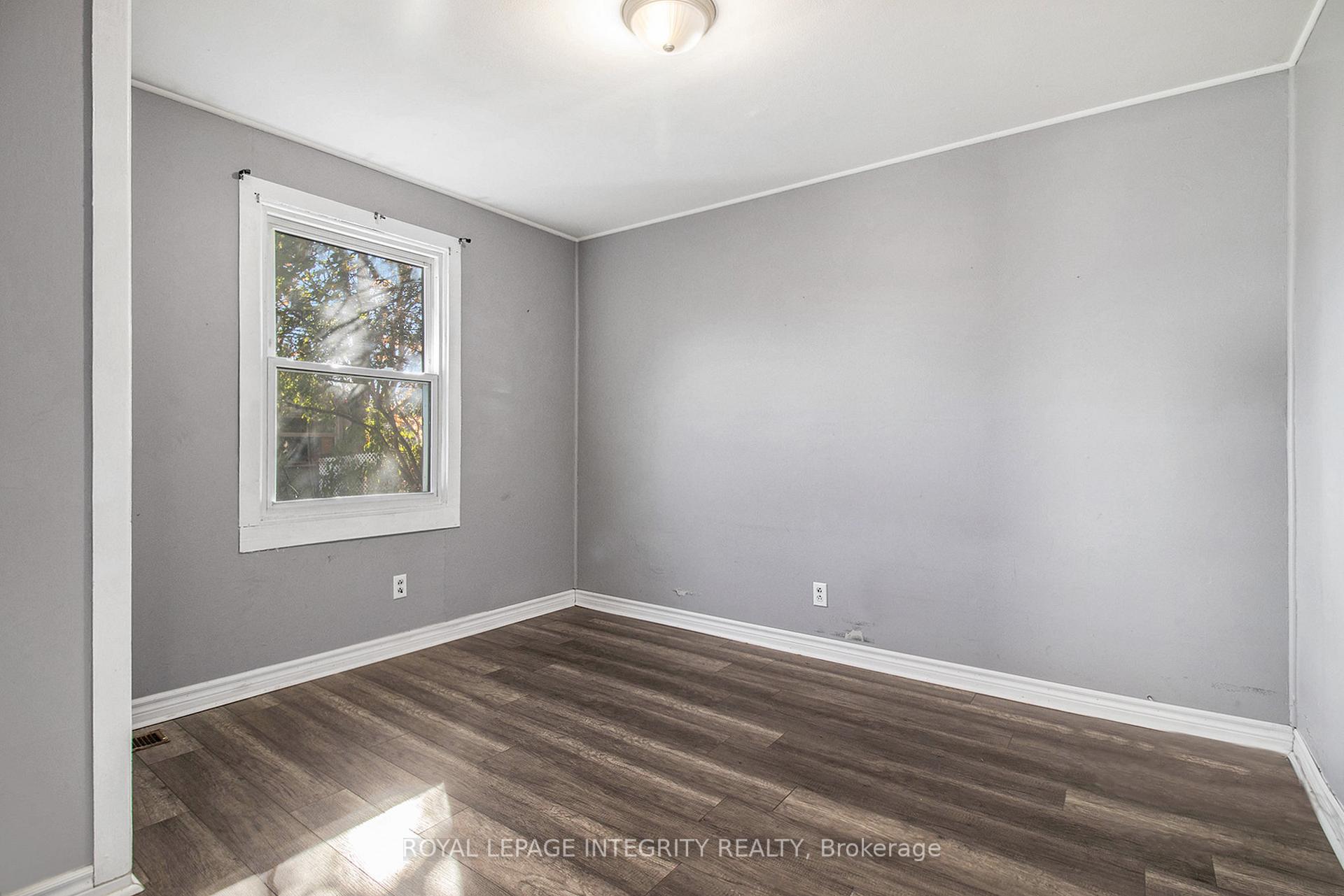 Photo 9 of 30 Churchill Crescent, Smiths Falls — HOMEH
