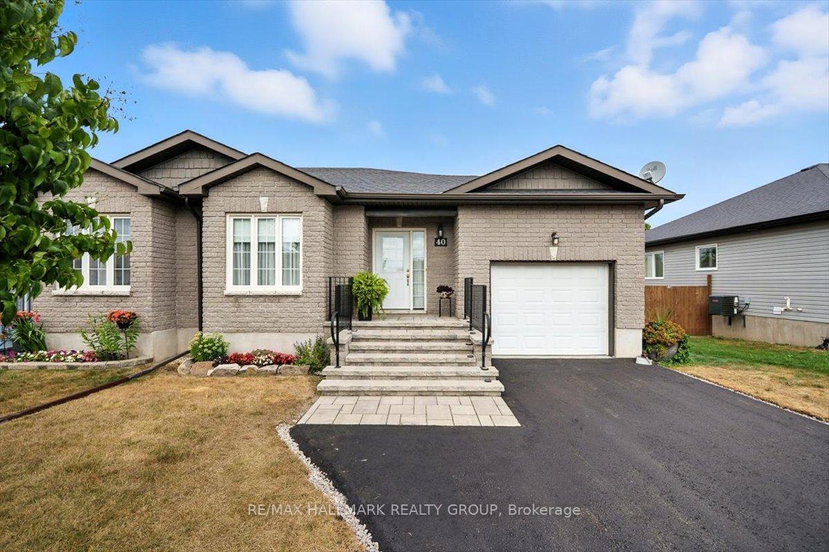 Photo 1 of 40 Lee Avenue, Smiths Falls — HOMEH