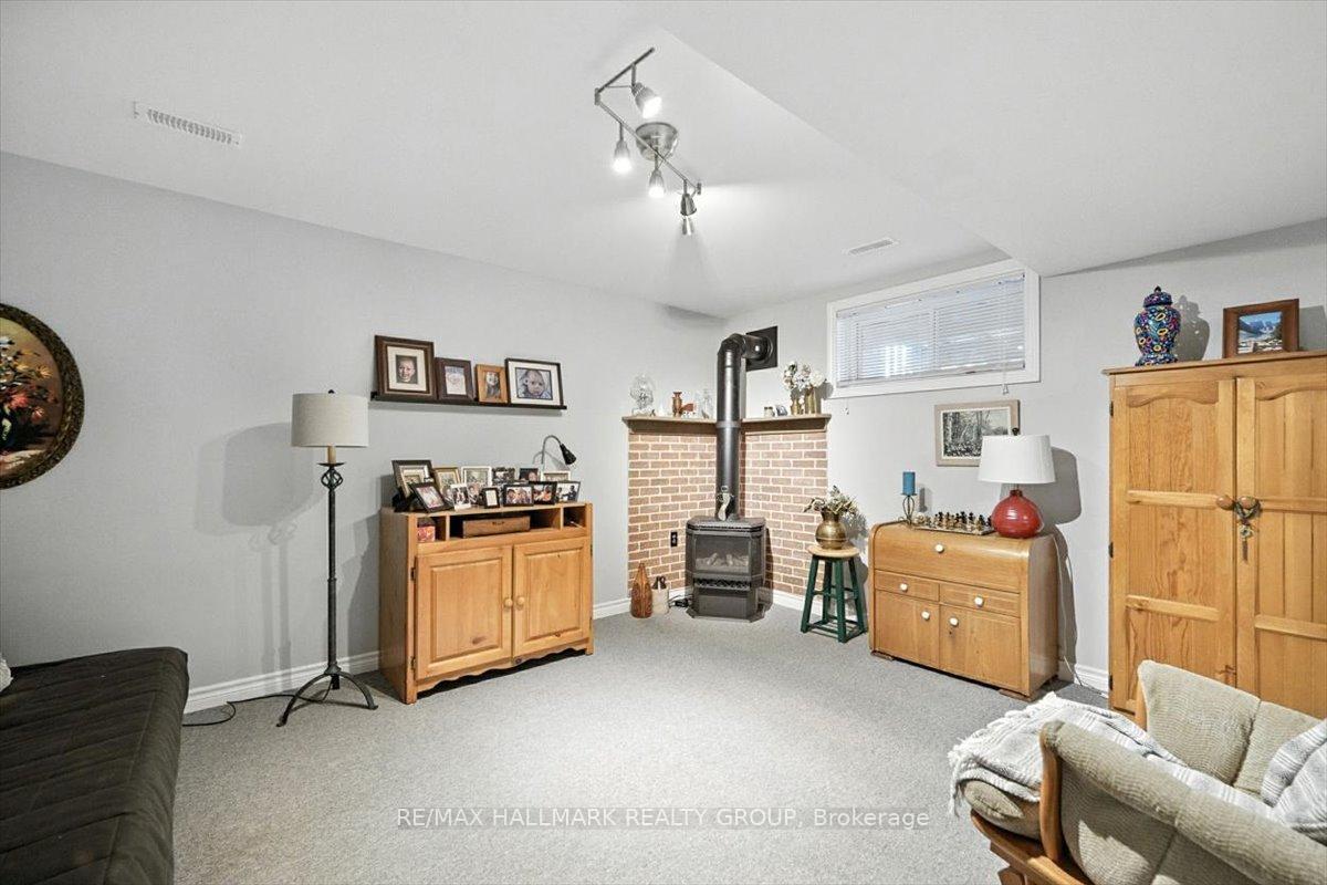 Photo 22 of 40 Lee Avenue, Smiths Falls — HOMEH