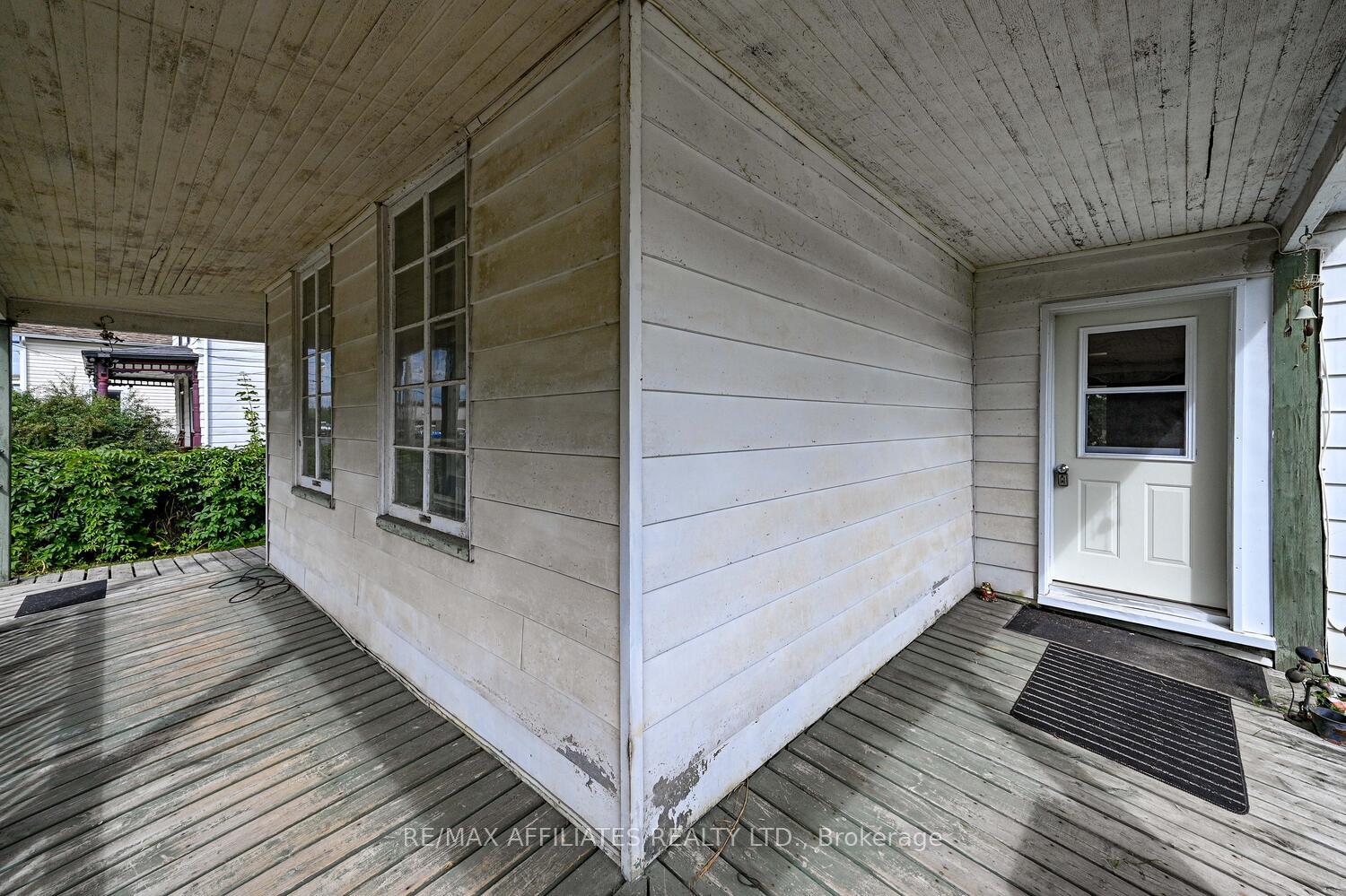 Photo 9 of 60 Chambers Street, Smiths Falls — HOMEH