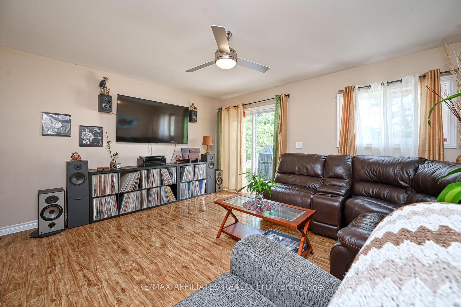 Photo 11 of 60 Chambers Street, Smiths Falls — HOMEH