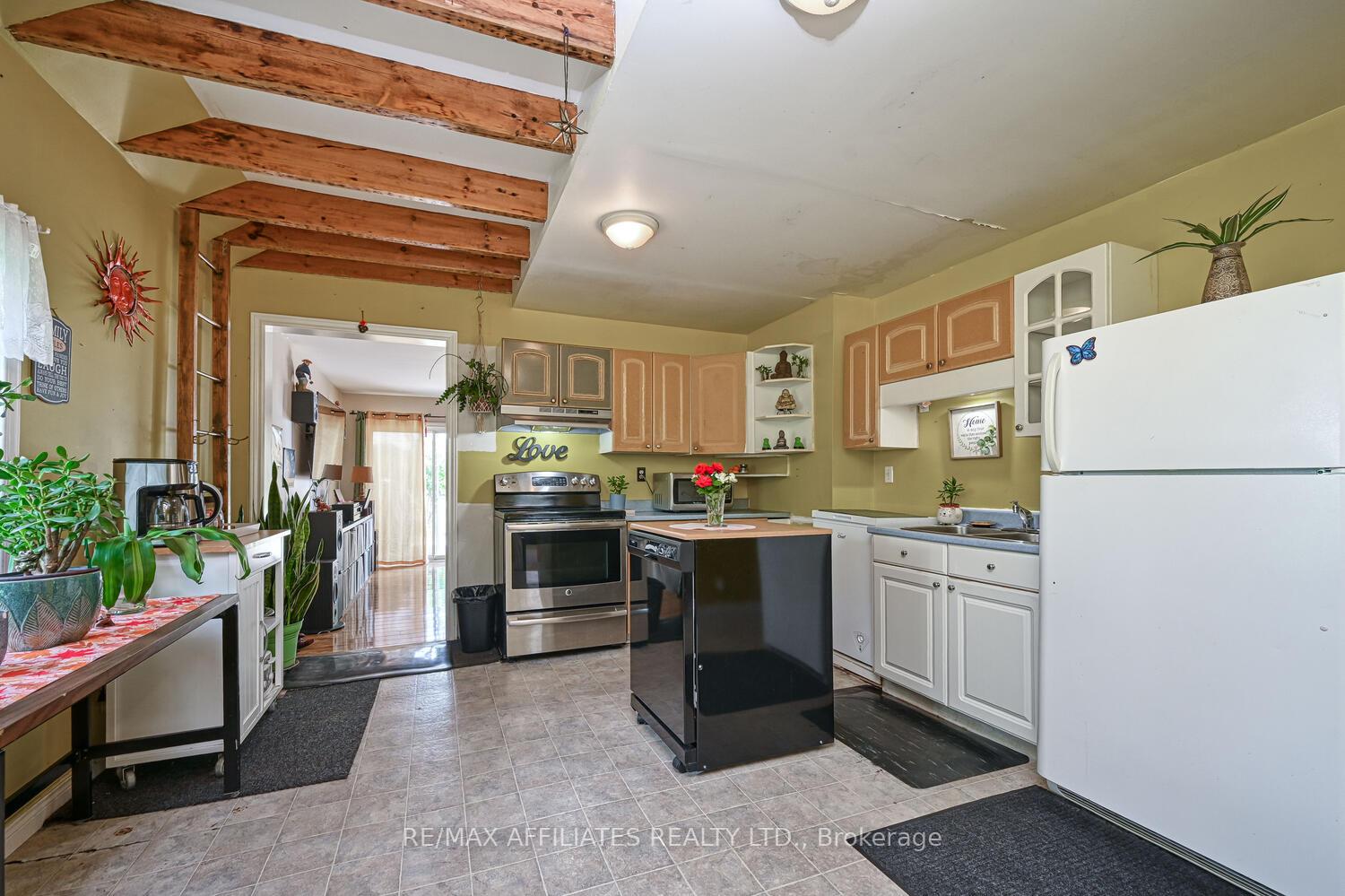 Photo 12 of 60 Chambers Street, Smiths Falls — HOMEH