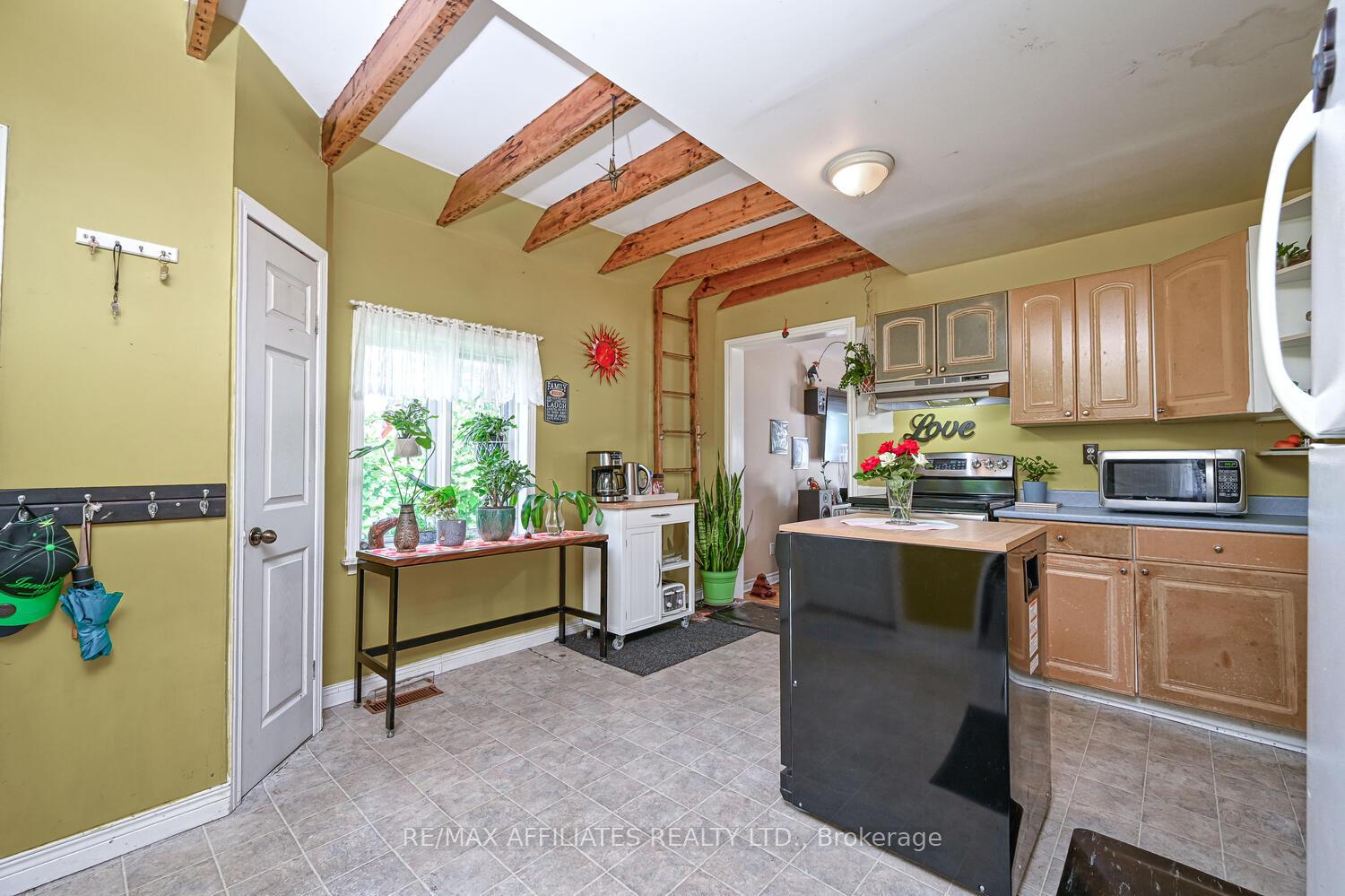 Photo 13 of 60 Chambers Street, Smiths Falls — HOMEH