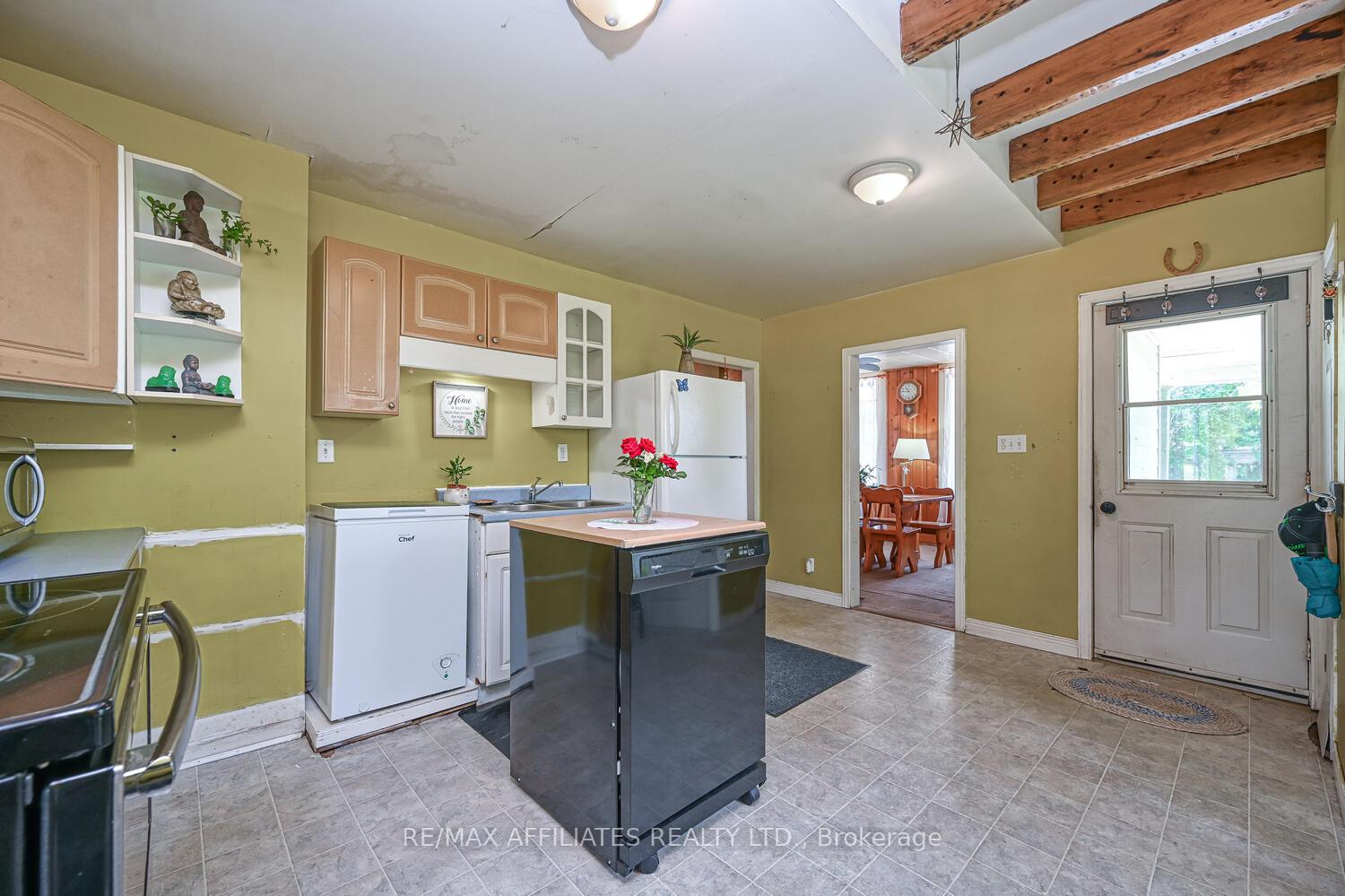 Photo 15 of 60 Chambers Street, Smiths Falls — HOMEH