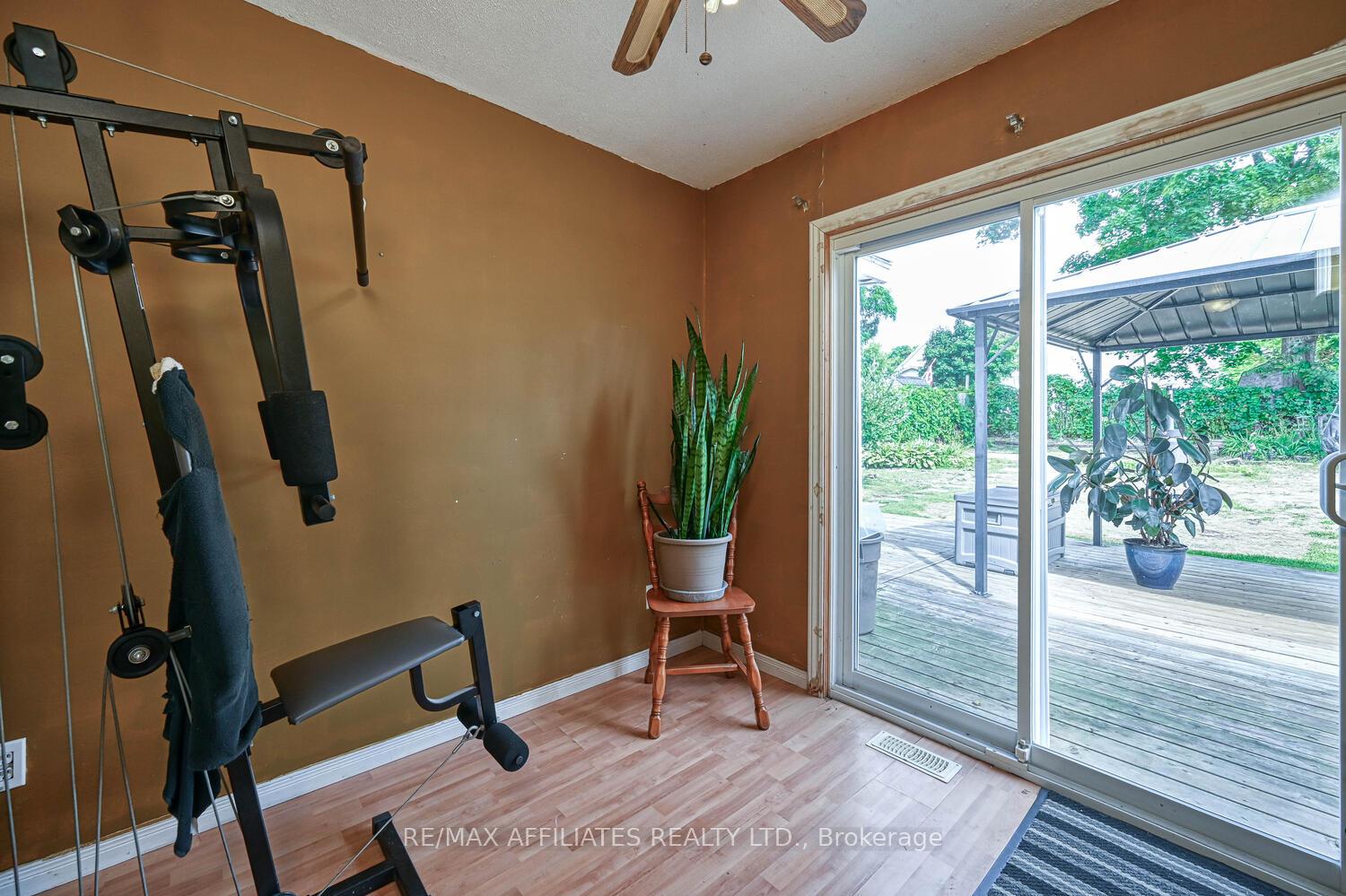 Photo 23 of 60 Chambers Street, Smiths Falls — HOMEH