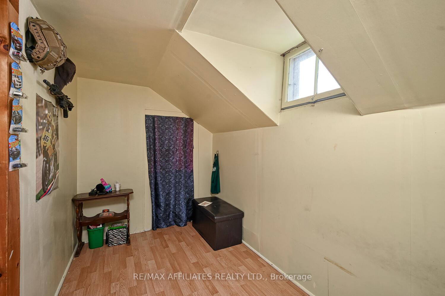 Photo 32 of 60 Chambers Street, Smiths Falls — HOMEH