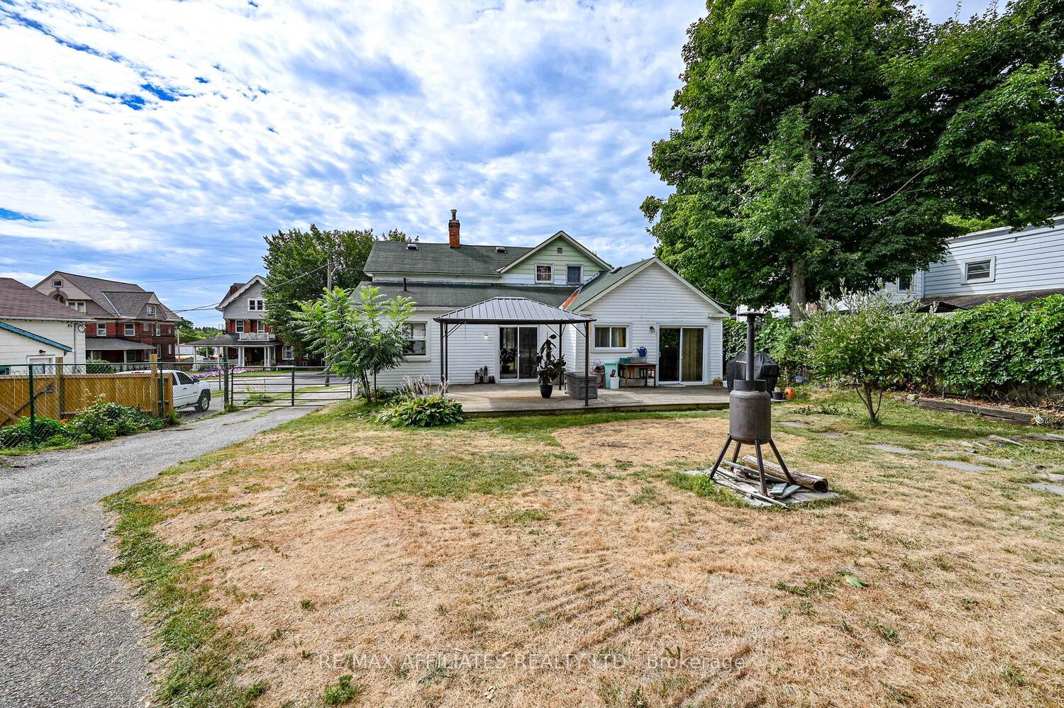 Photo 40 of 60 Chambers Street, Smiths Falls — HOMEH