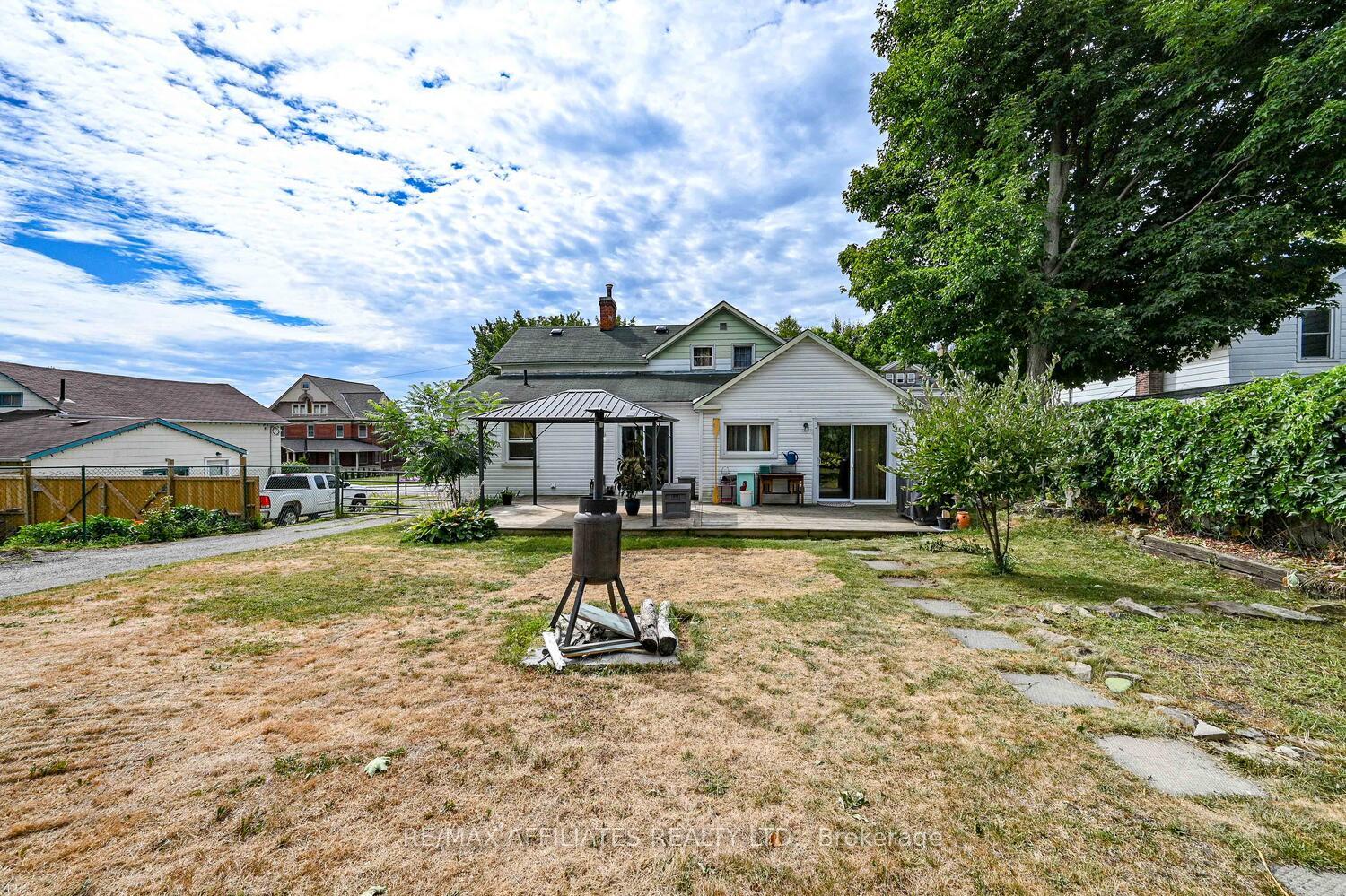 Photo 41 of 60 Chambers Street, Smiths Falls — HOMEH