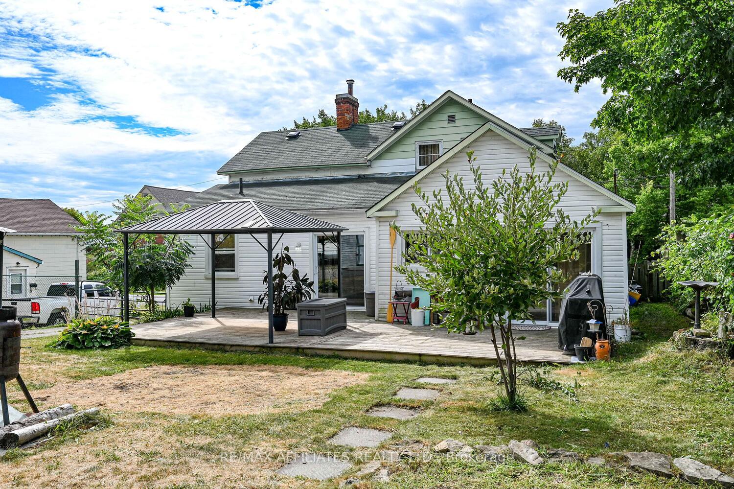 Photo 44 of 60 Chambers Street, Smiths Falls — HOMEH
