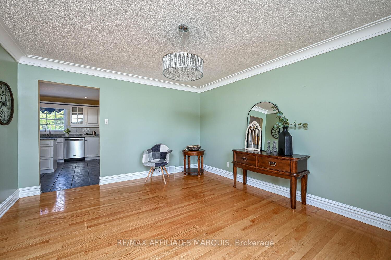 Photo 9 of 10 Tudor Circle, Rideau Lakes, Rideau Lakes (South Elmsley) Twp — HOMEH