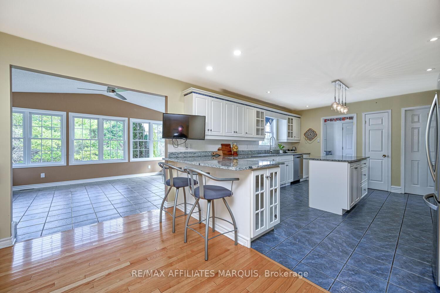 Photo 12 of 10 Tudor Circle, Rideau Lakes, Rideau Lakes (South Elmsley) Twp — HOMEH