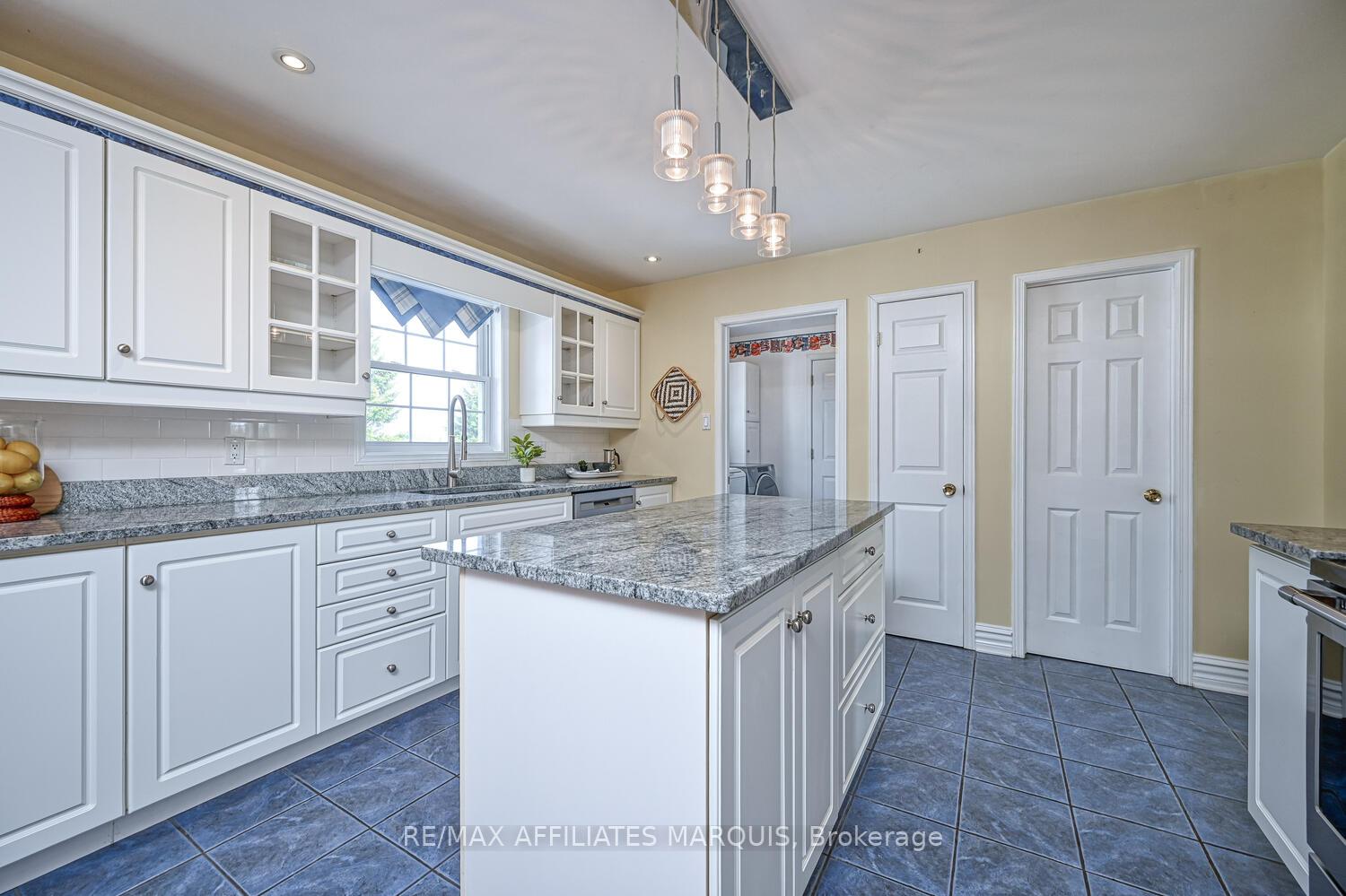 Photo 16 of 10 Tudor Circle, Rideau Lakes, Rideau Lakes (South Elmsley) Twp — HOMEH
