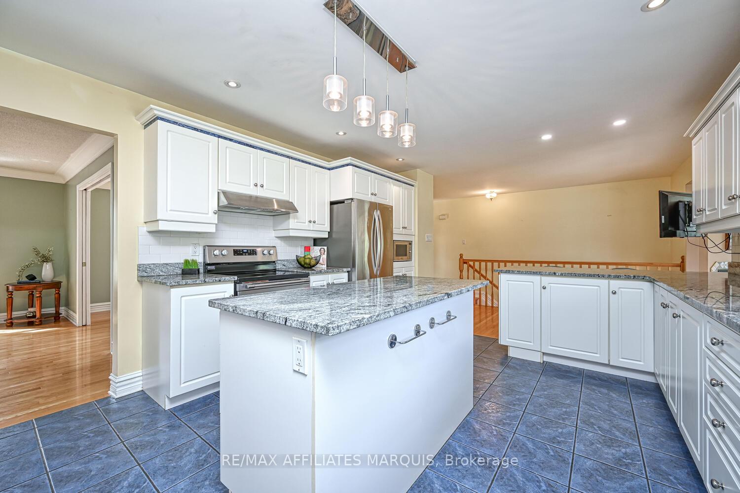 Photo 18 of 10 Tudor Circle, Rideau Lakes, Rideau Lakes (South Elmsley) Twp — HOMEH