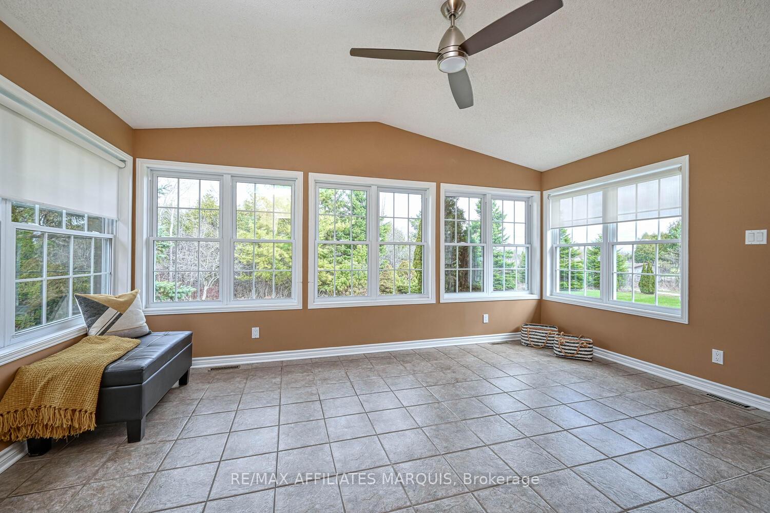 Photo 20 of 10 Tudor Circle, Rideau Lakes, Rideau Lakes (South Elmsley) Twp — HOMEH